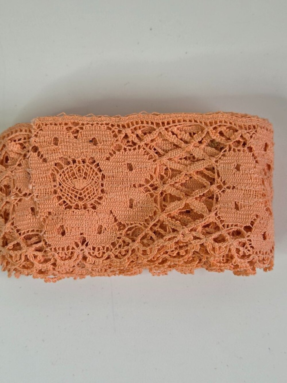 Vtg Coral Crochet Lace Trim 2.5 Inches Floral Retro Sewing Craft Supply USA-Made